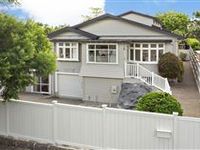 IMMACULATELY PRESENTED BUNGALOW STYLE HOME