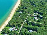 FANTASTICLY PRIVATE AND SPACIOUS EAST HAMPTON GETAWAY