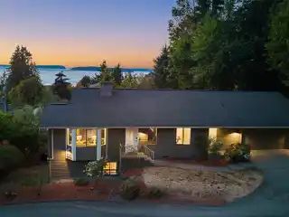 Comfort and Style in Old Town Mukilteo