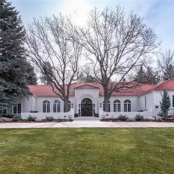 LUXURIOUS LIVING IN CHERRY HILLS FARM