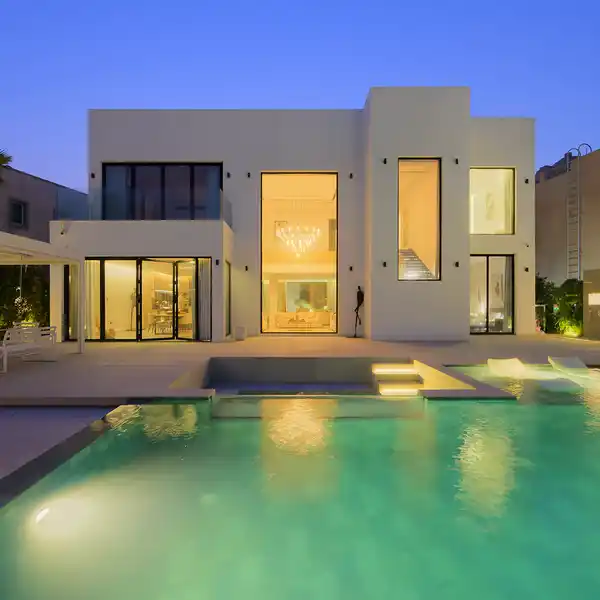 ONE OF A KIND GARDEN HALL VILLA