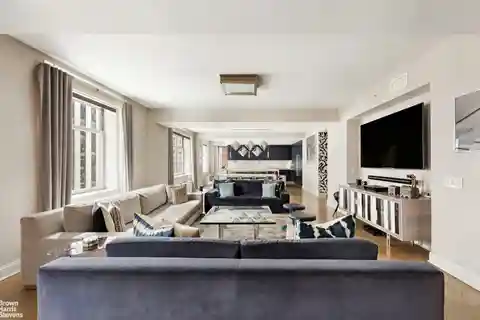 Exquisite Fully Renovated Oasis