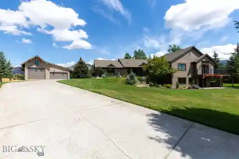 Rare Blend of Sophistication and Montana Charm