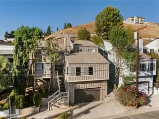 Woodland Hills Charmer
