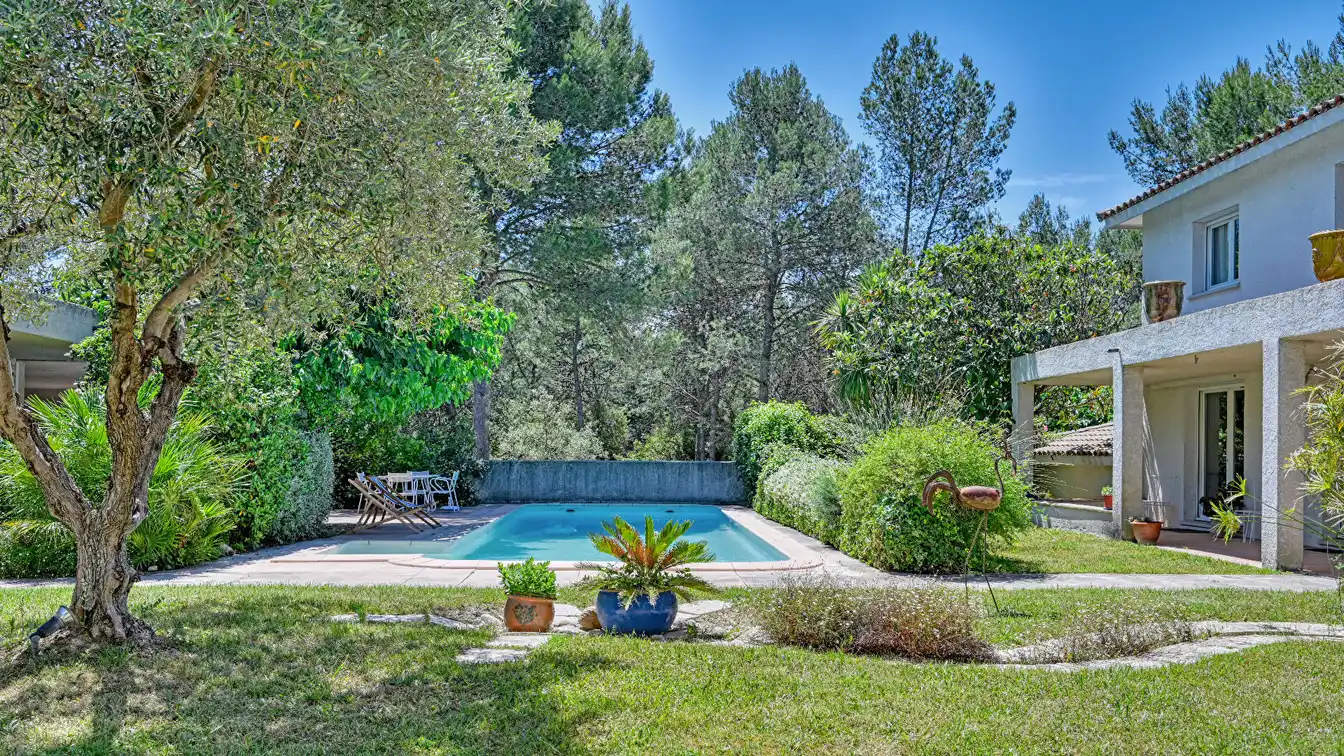 Architect-designed Villa in Dominant Position