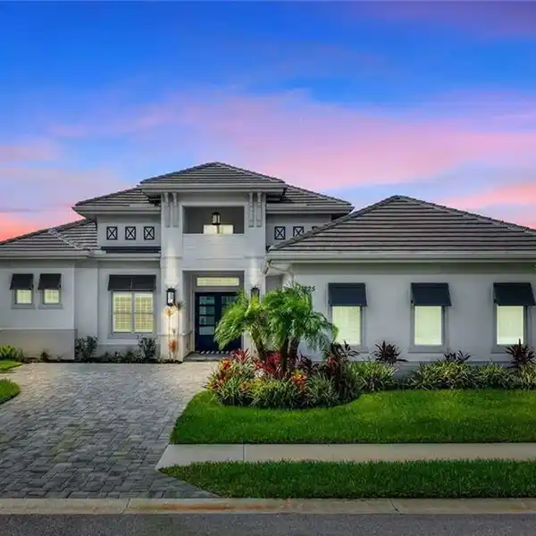 COASTAL LUXURY HOME