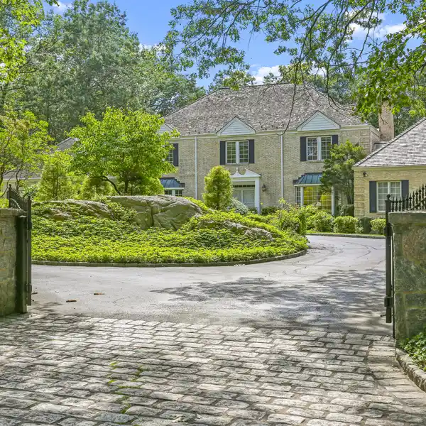 STATELY GEORGIAN BRICK COLONIAL