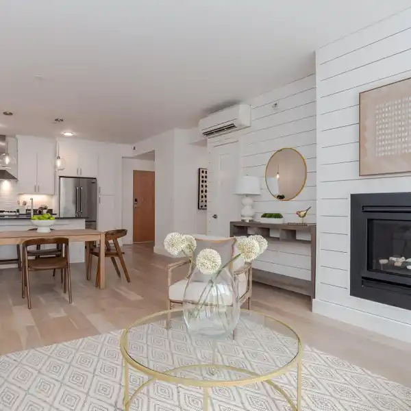 IMMACULATE CONDO IN HOBSON'S LANDING