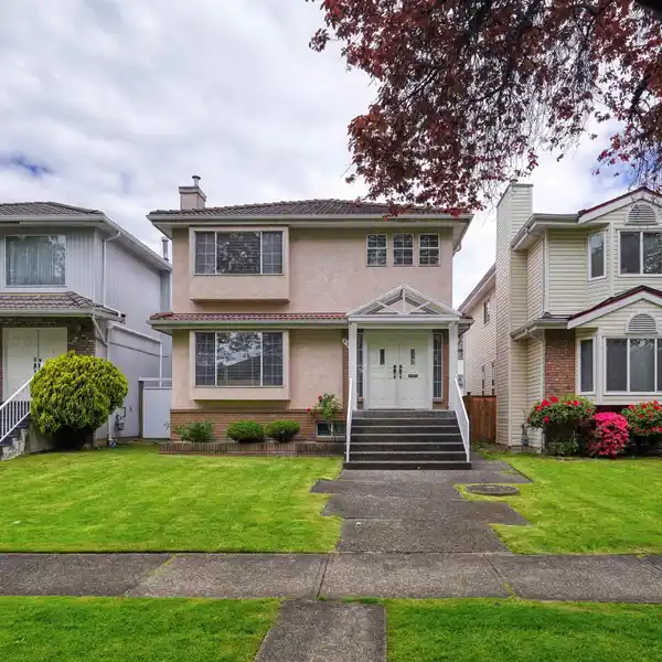 WELL-CARED-FOR HOME IN SOUGHT-AFTER MARPOLE