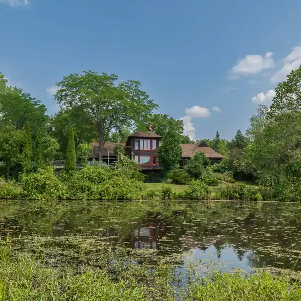ARCHITECTURAL INNOVATION WITH PERIOD DETAILS ON 82.5 ACRES