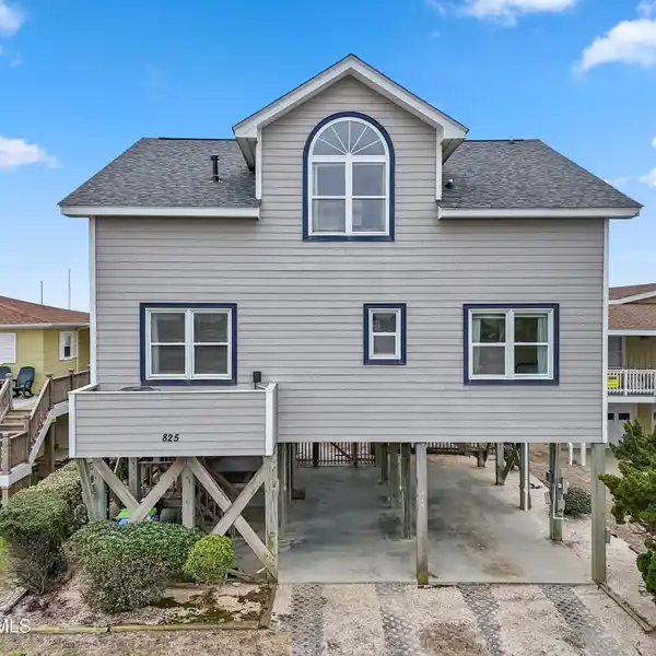 CLASSIC OCEANFRONT BEACH HOME