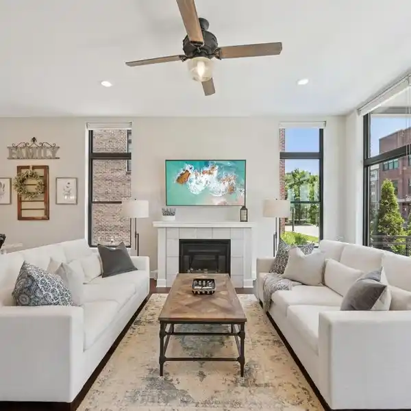 BRIGHT END UNIT WITH WONDERFUL VIEWS