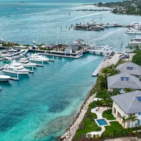 LUXURY UPPER FLOOR TURN-KEY CORAL COTTAGE IN HARBOUR ISLAND