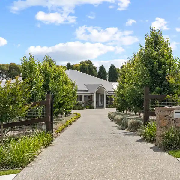 COMFORT AND STYLE IN RETFORD PARK ESTATE