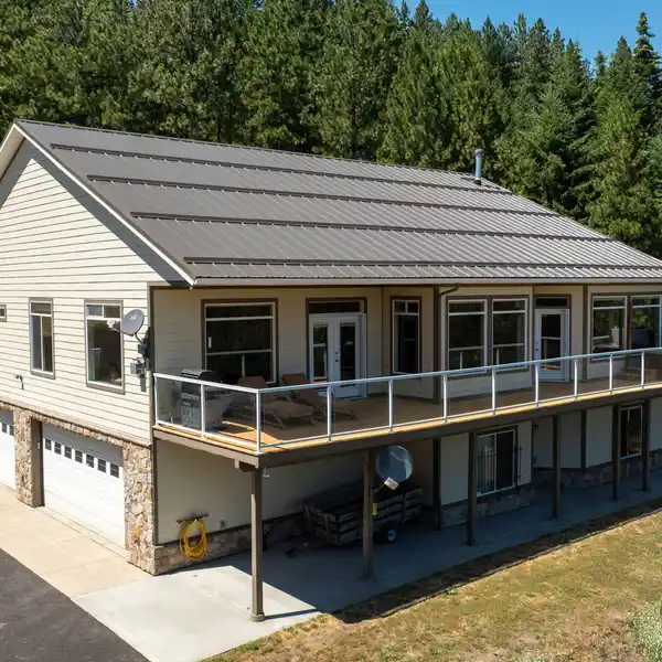 UNPARALLELED LUXURY AND TRANQUILITY ON OVER 16 ACRES