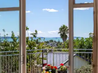 Sunny Bi-Level Home