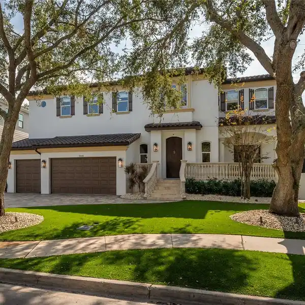 TIMELESS ELEGANCE AND THOUGHTFUL DESIGN IN SUNSET PARK