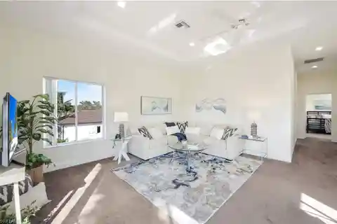 Versatile Property in Naples Park
