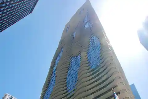 Stunning Sky-High Residence with Iconic Views