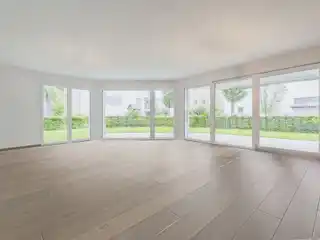 Lovely Open-Plan Flat