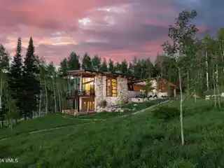 Captivating Home in Prestigious Mountain Star