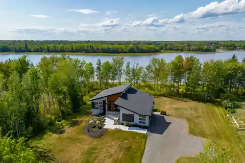 Spacious, Stylish, and Steps from the Shoreline