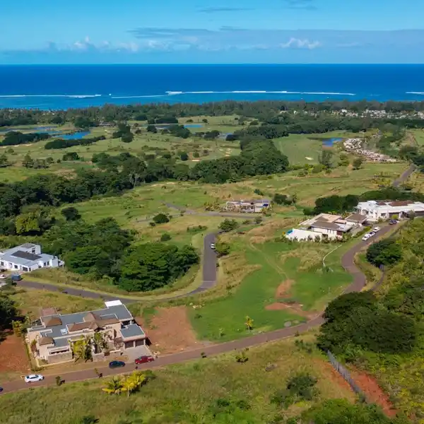 PRIVILEGED POSITION IN THE PRESTIGIOUS VISTA COLLECTION