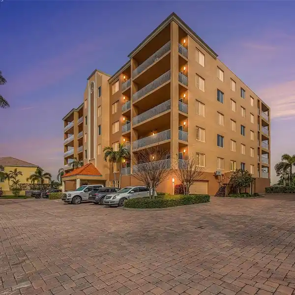 EXCLUSIVE CATALINA GRAND CONDO