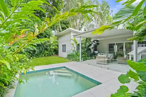 Relaxed Tropical Living