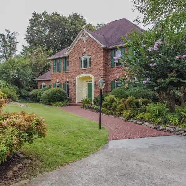 RESORT-STYLE LIVING IN A PRESTIGIOUS SUBDIVISION