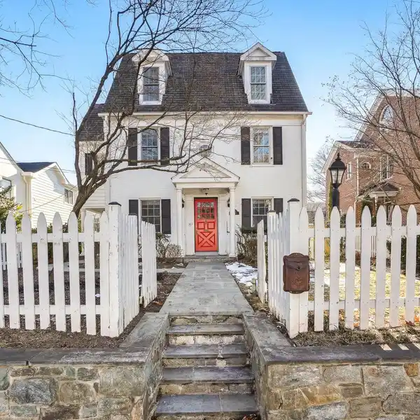 CHARMING EXPANDED COLONIAL