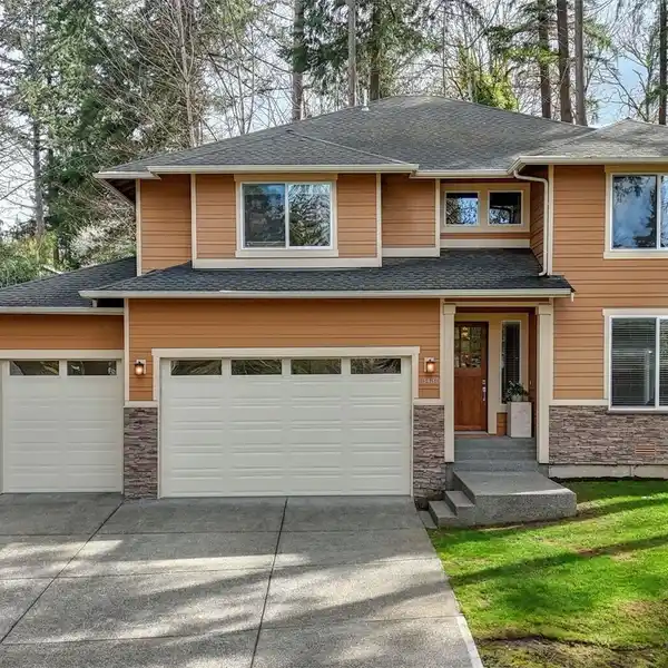 IMMACULATELY MAINTAINED MODERN HOME