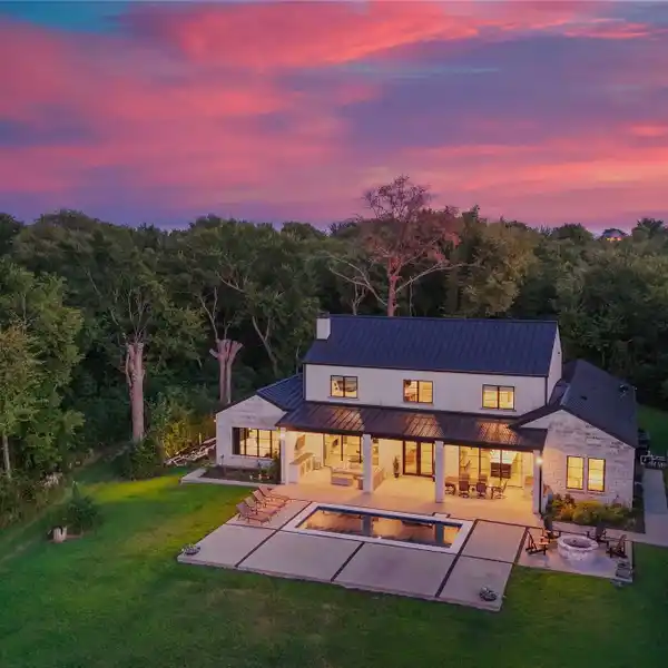 EXTRAORDINARY WATERFRONT ESTATE IN 505 RANCH