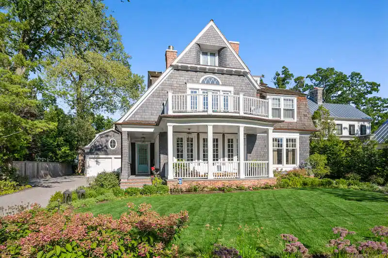 Modern Coastal Living in the Heart of Winnetka