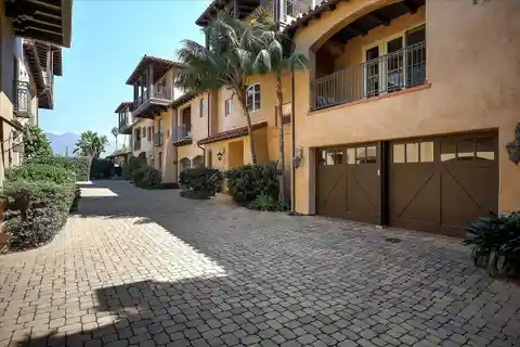 Luxury Living in Gated Anacapa Villas