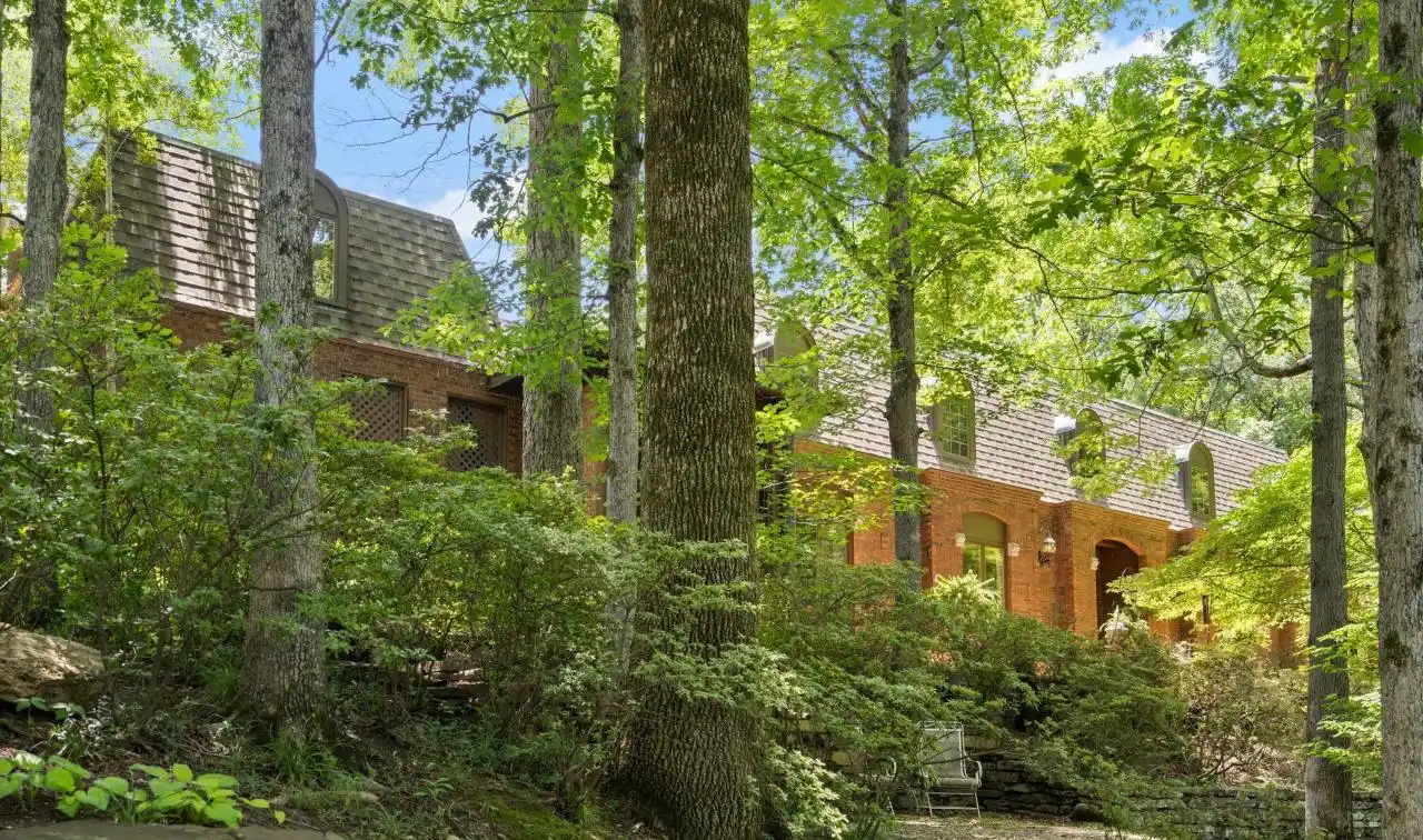 10-acre Luxury Estate