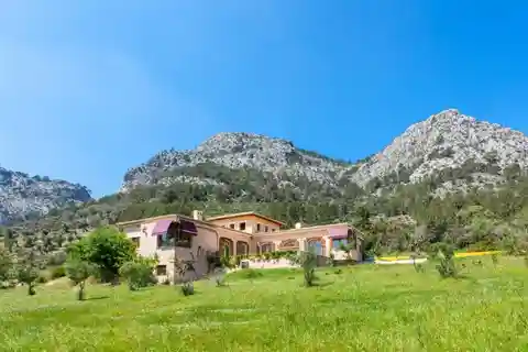 Fabulous Finca with Mountain Views