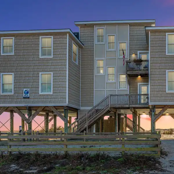 ARCHITECTURALLY DESIGNED OCEANFRONT GEM