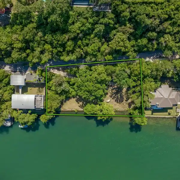 INCREDIBLE WATERFRONT PROPERTY