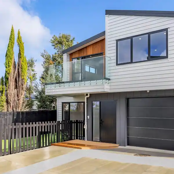 SOPHISTICATED LIVING IN SOUGHT-AFTER CHATSWOOD