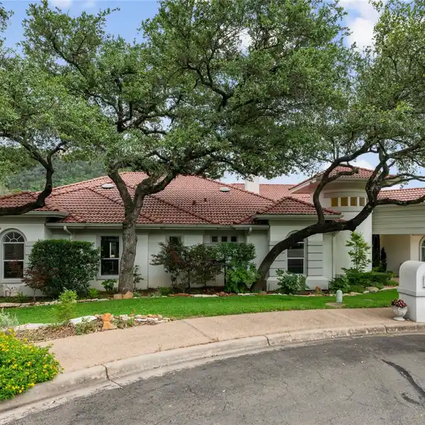 STUNNING SPANISH-STYLE HOME WITH CONTEMPORARY FEEL