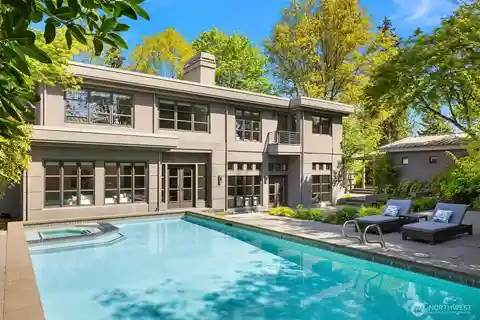 Contemporary Medina Heights Landmark