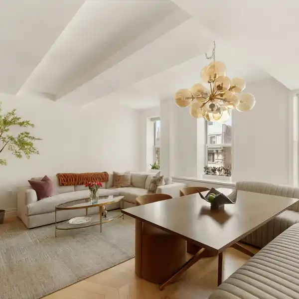 SMART HOME LIVING IN LANDMARKED WEST END