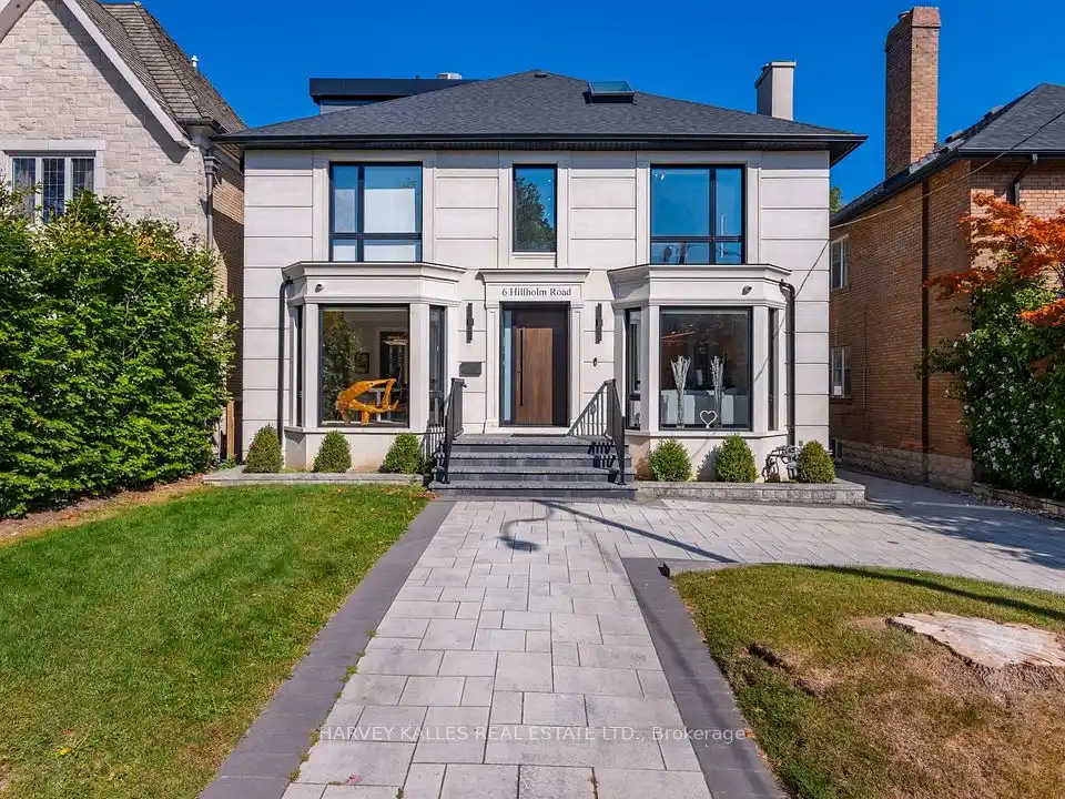 Designer Home in Prestigious Forest Hill South