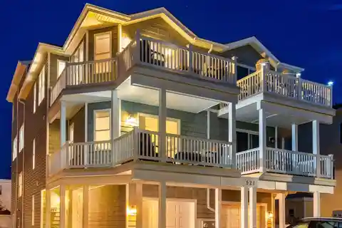 Beachside Bliss with Panoramic Ocean Vistas