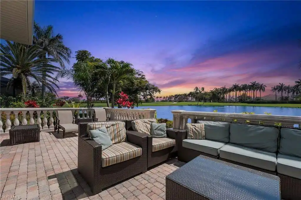 Custom Courtyard Home in Seaside Estates