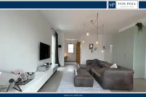 Modern Three-room Apartment with Terrace and Elevator