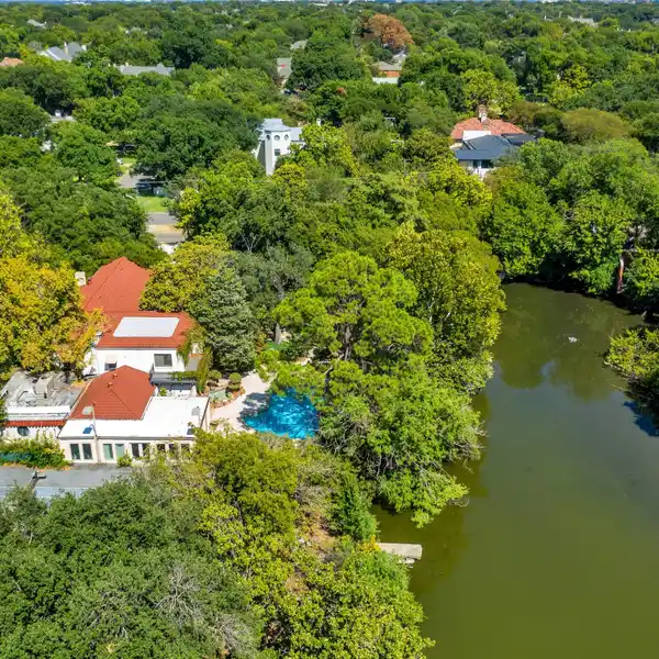 PRIME PROPERTY IN PRESTIGIOUS PRESTON HOLLOW