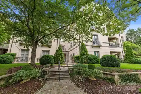 Impeccable Condo in the Crillon Building