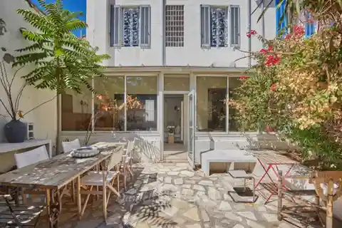 Delightful Property Steps to the Mediterranean